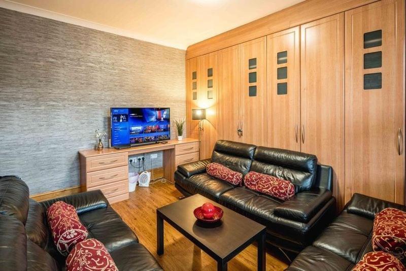 Huge 6 Beds House In Zone 2 London-mobilerateoffers-families-leisure-parking-wifi-pooltable-netflix-sleeps15! * Londres