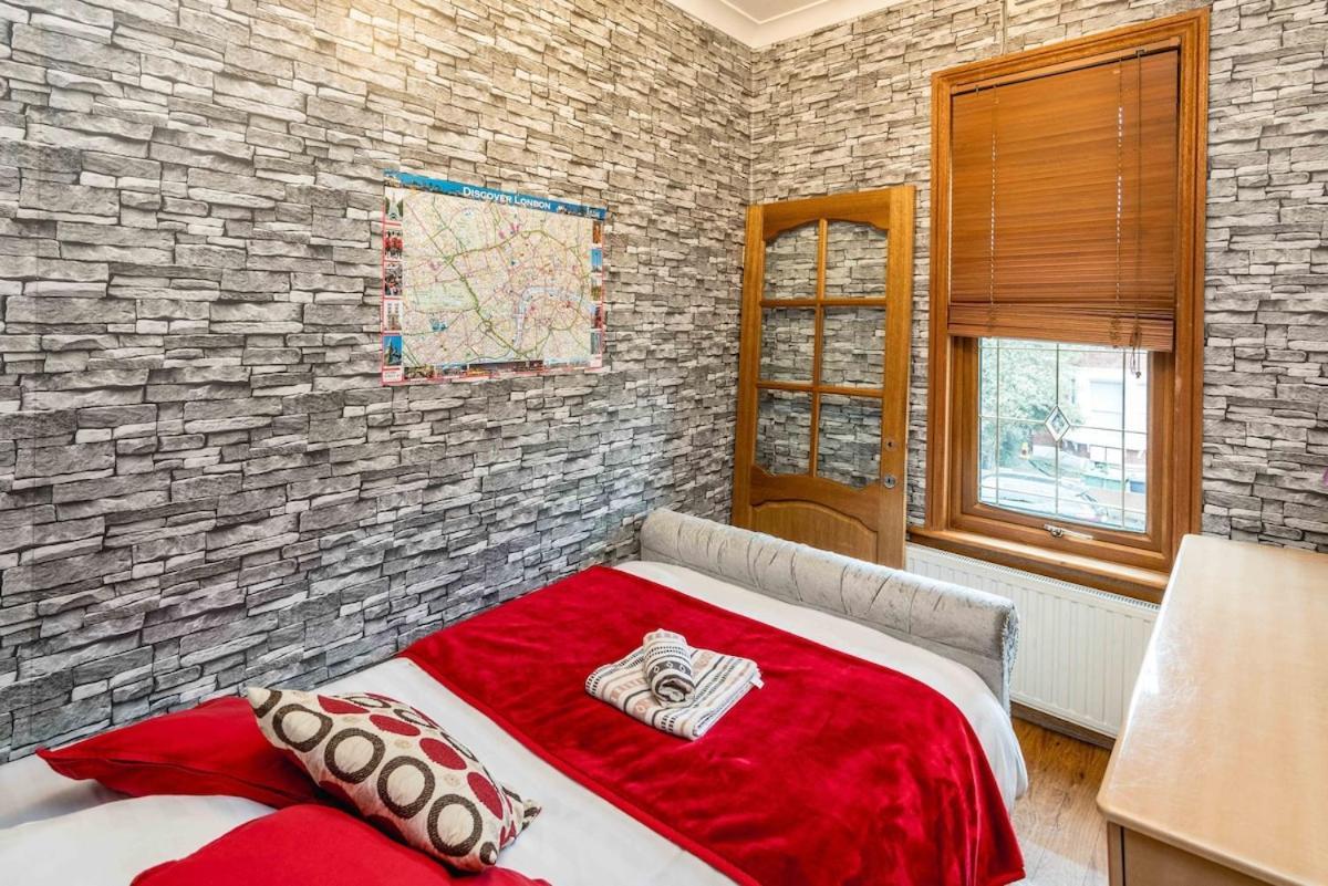 Apartamento Huge 6 Beds House In Zone 2 London-mobilerateoffers-families-leisure-parking-wifi-pooltable-netflix-sleeps15!